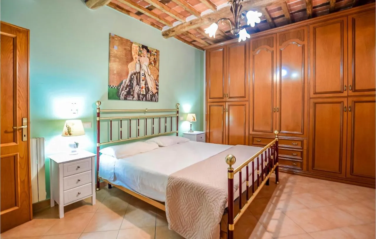 Vakantiehuis Awesome Home In Camaiore With Wifi Italië