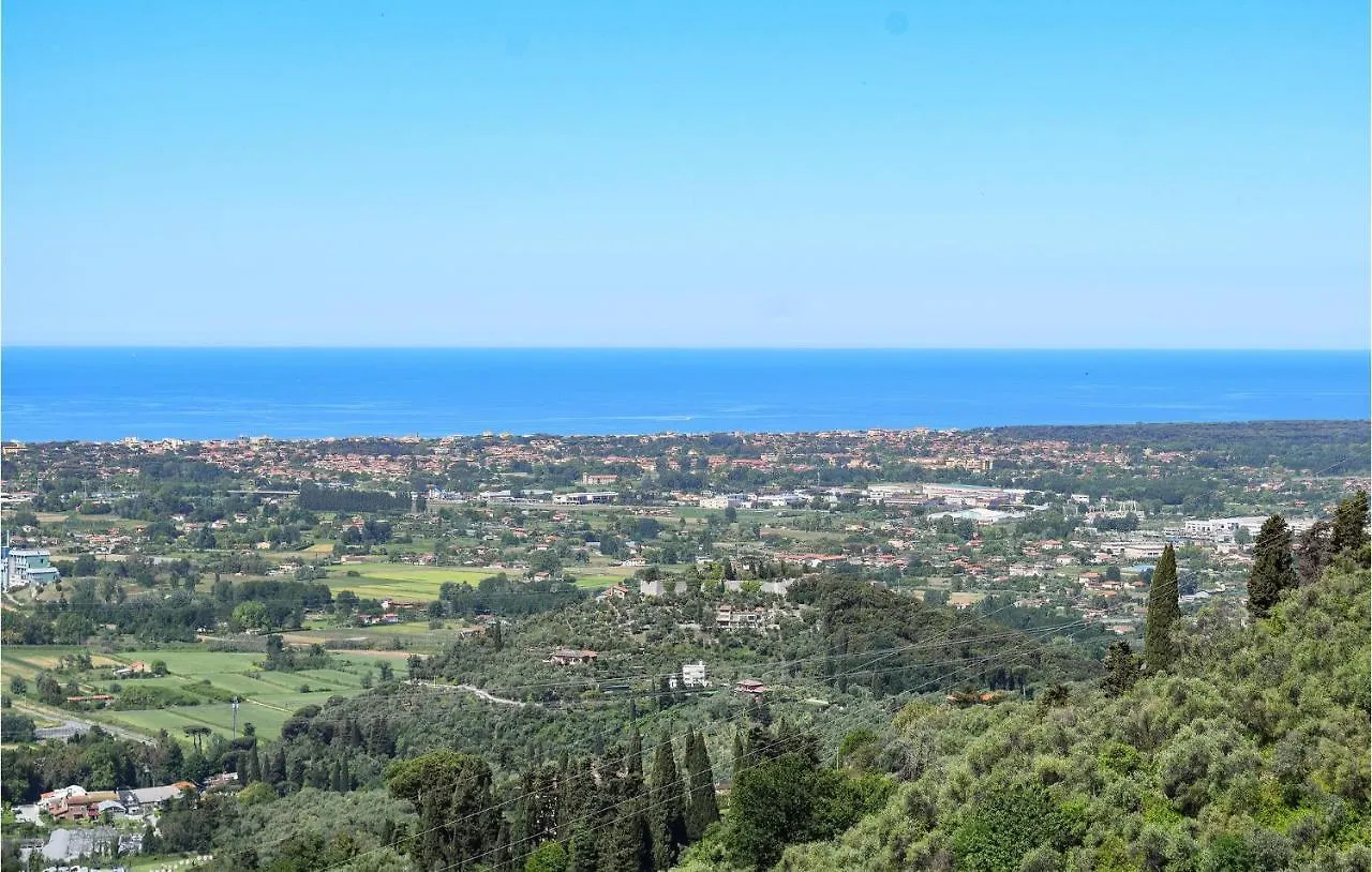 Awesome Home In Camaiore With Wifi Vakantiehuis