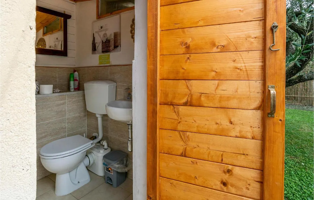 Awesome Home In Camaiore With Wifi Vakantiehuis